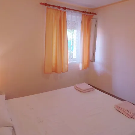 Appartamento In Okrug Donji 6072